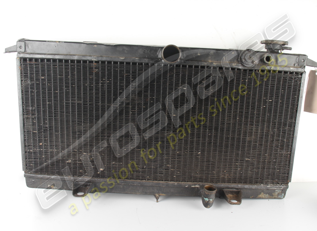 RADIATEUR À EAU Lamborghini UTILISÉ. NUMÉRO DE PIÈCE 001710466 (1)