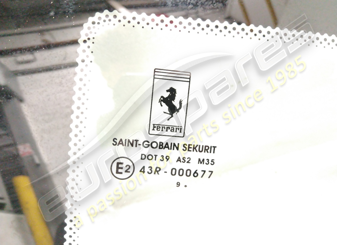 nouvelle fenêtre latérale arrière ferrari gauche. numéro de pièce 82321200 (2)