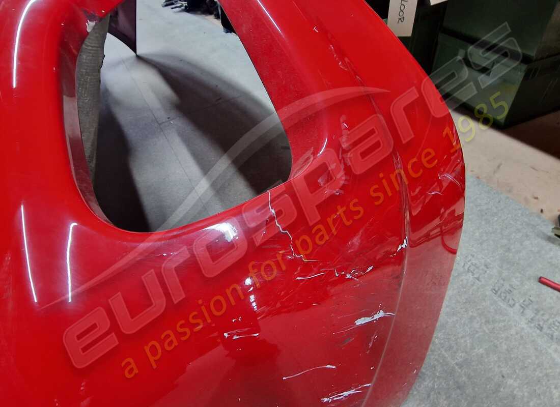 pare-choc arrière ferrari endommagé. numéro de pièce 64852810 (4)