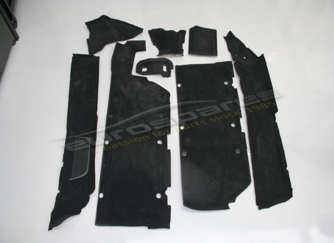 couvre-plancher lamborghini utilisé. numéro de pièce 402863368ag (1)