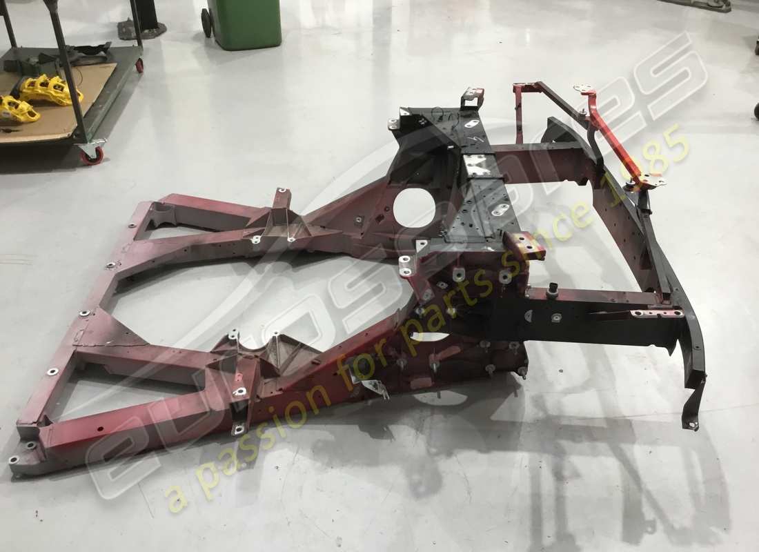 utilisé ferrari sous-châssis arrière. numéro de pièce 985864411 (4)