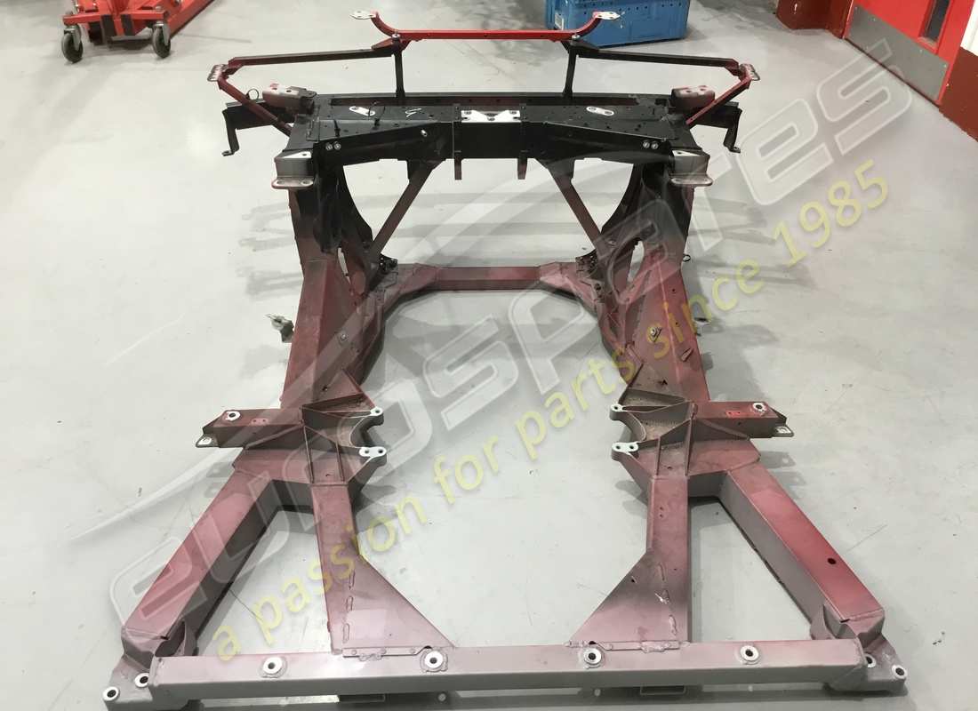 utilisé ferrari sous-châssis arrière. numéro de pièce 985864411 (3)