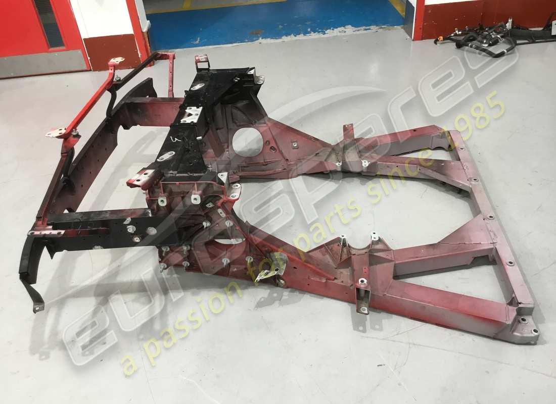 utilisé ferrari sous-châssis arrière. numéro de pièce 985864411 (2)