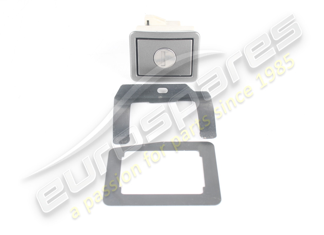 BOUTON-POUSSOIR FERRARI UTILISÉ. NUMÉRO DE PIÈCE 63768700 (1) bouton-poussoir ferrari utilisé. numéro de pièce 63768700 (1)