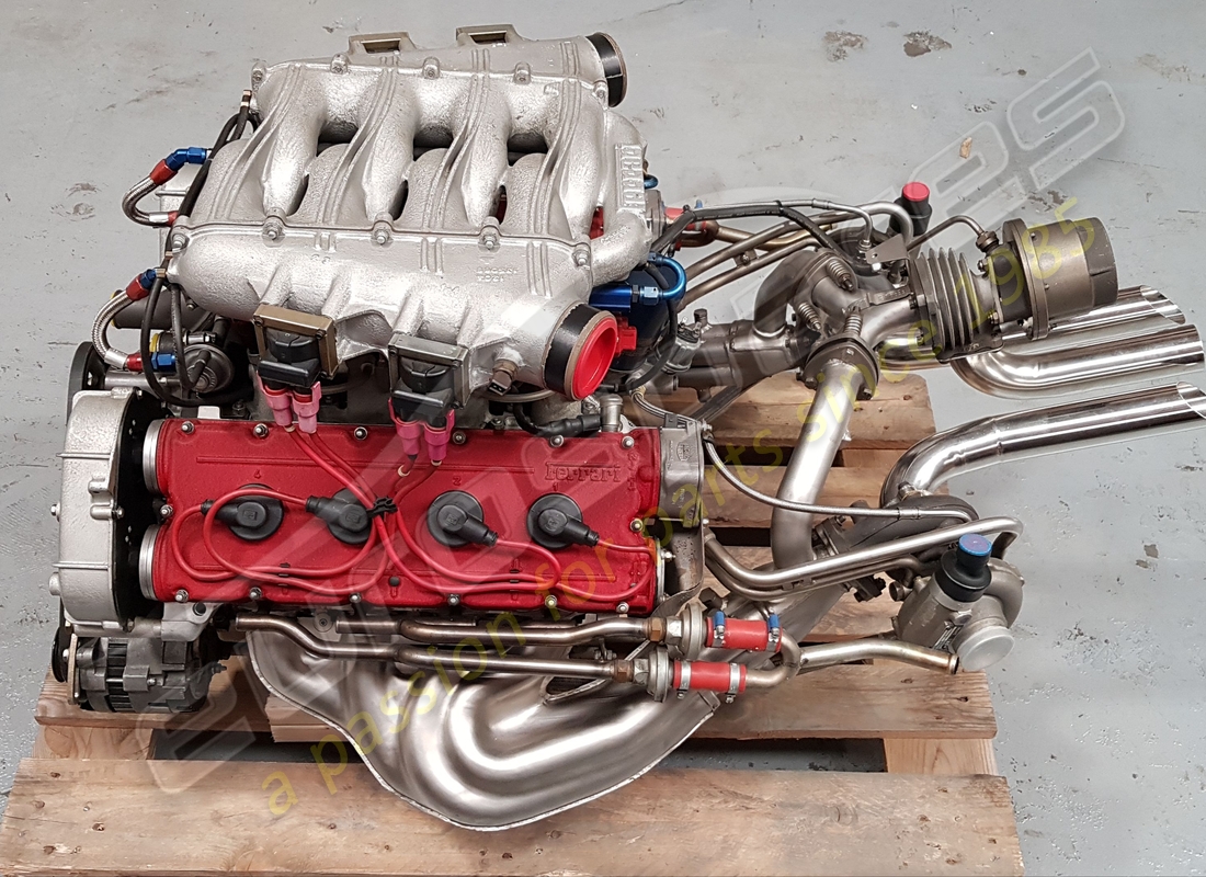nouveau moteur ferrari f40. numéro de pièce 132368 (3)