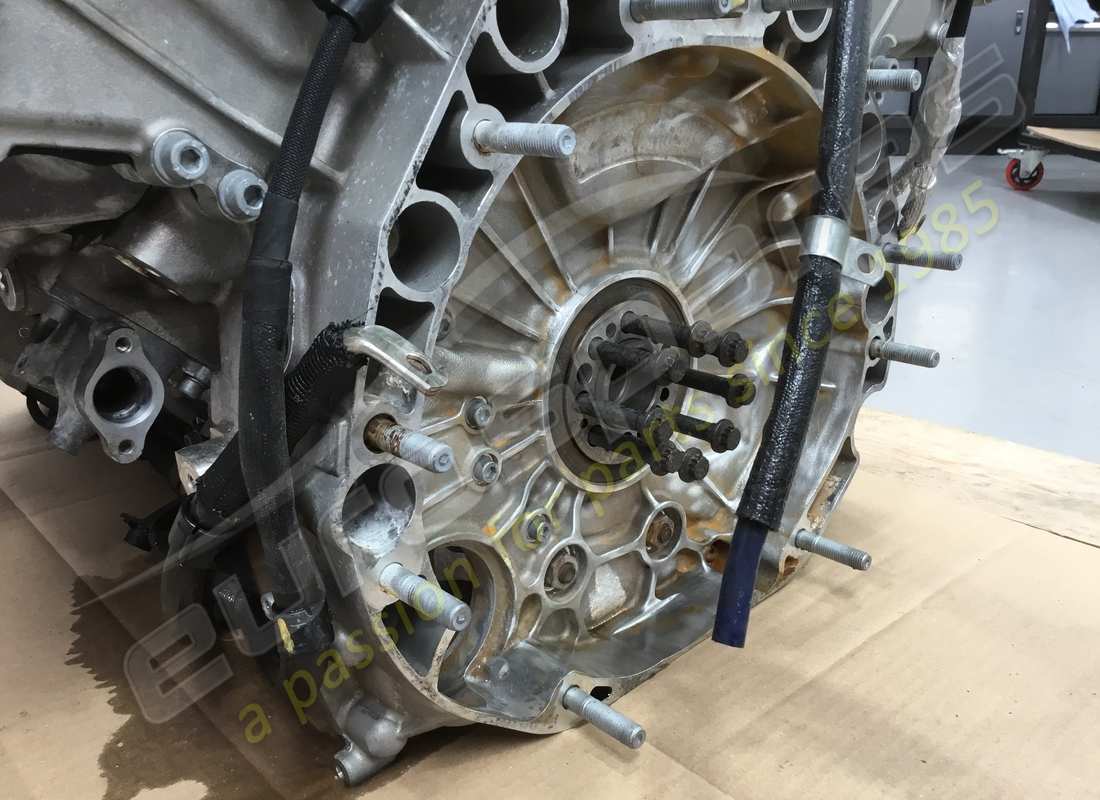 moteur tributo d'occasion ferrari. numéro de pièce 985000334 (8)