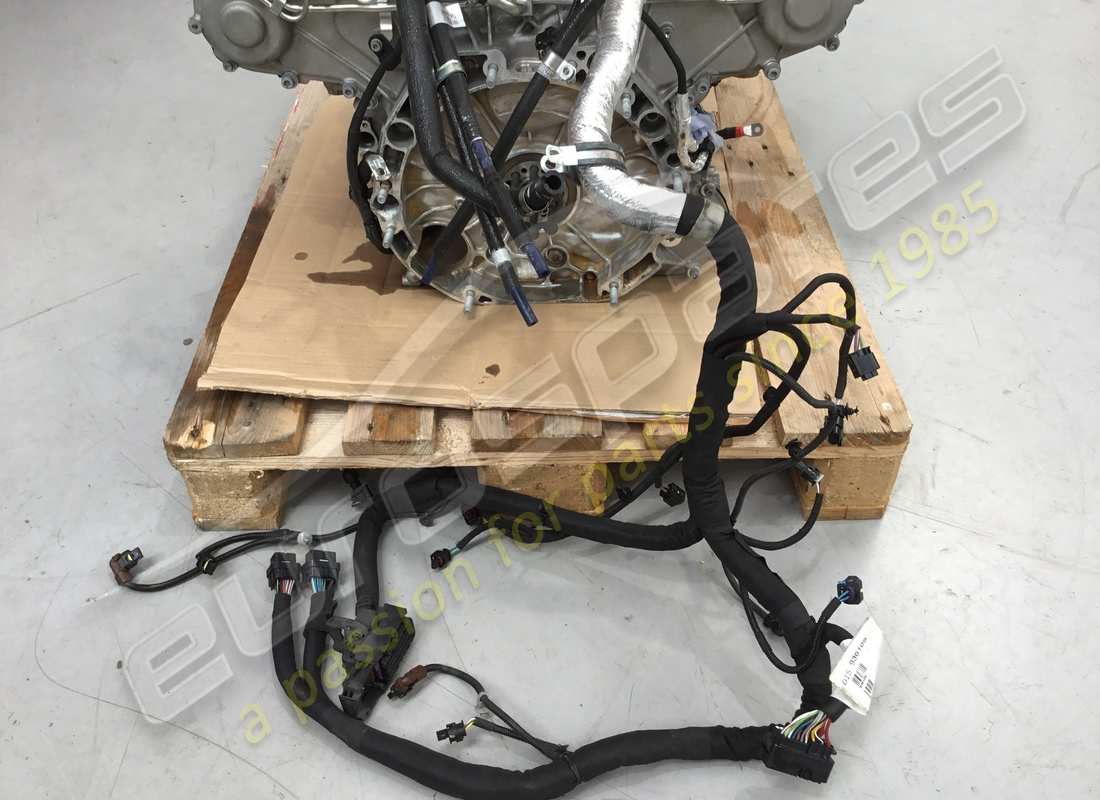moteur tributo d'occasion ferrari. numéro de pièce 985000334 (9)