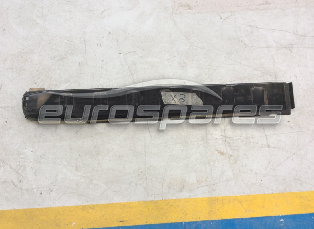 nouveau panneau gauche ferrari. numéro de pièce 62077400 (1)