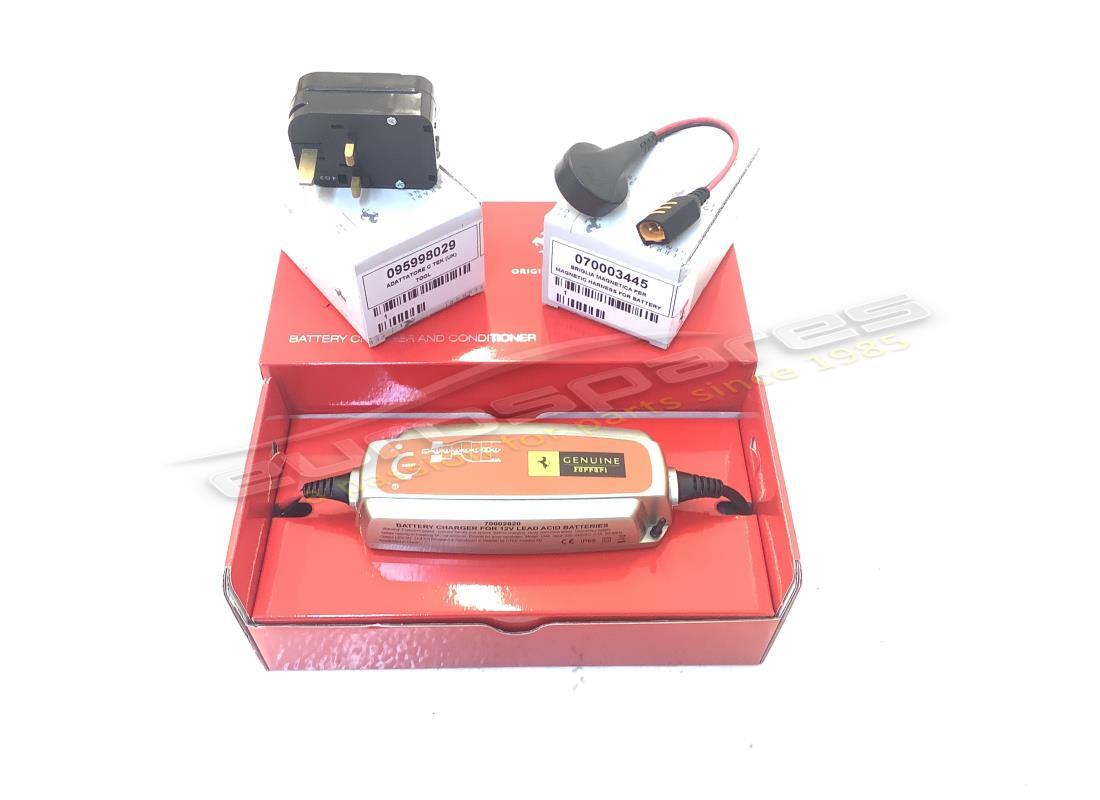 kit de chargeur / conditionneur de batterie neuf ferrari (prise royaume-uni). numéro de pièce 70003485 (2)