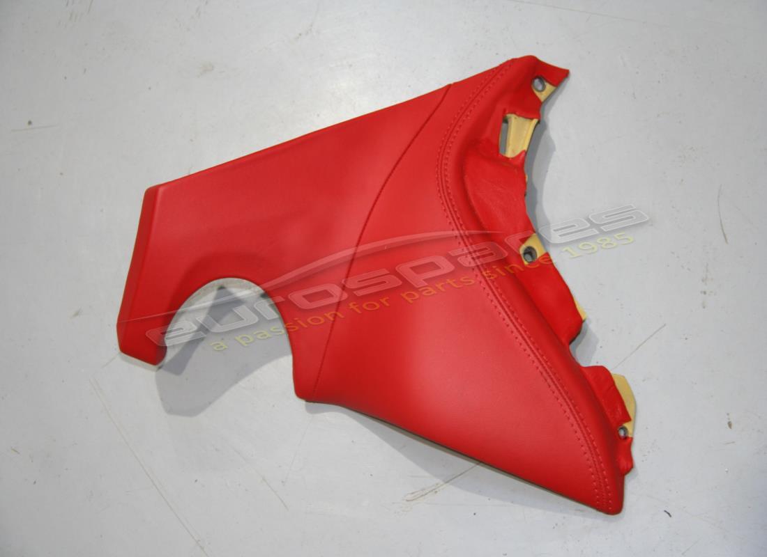 COUVERCLE D'ÉVENT LATÉRAL Ferrari UTILISÉ. NUMÉRO DE PIÈCE 844705.. (1)