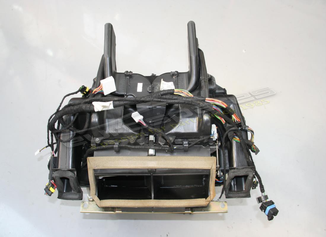 UTILISÉ Maserati UNITÉ DE CLIMATISATION. NUMÉRO DE PIÈCE 385510005 (1)