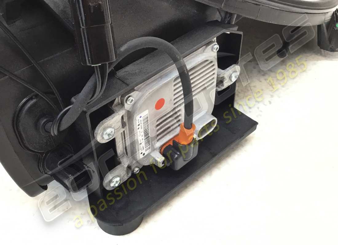 nouveau ferrari lhhead lampe noire 1250 pai. numéro de pièce 72108971 (5)
