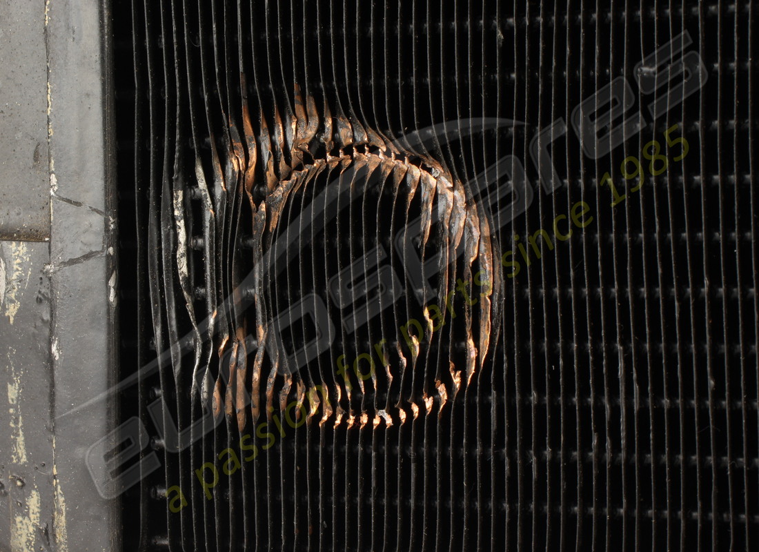 nouveau ferrari radiateur à eau 512 bb lm original. numéro de pièce 109654 (2)