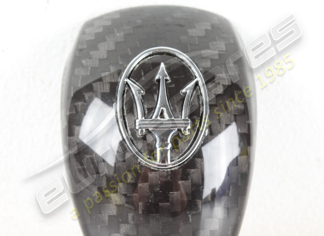 nouveau maserati insert de pommeau de levier de vitesses - carbone. numéro de pièce 82413677 (2)