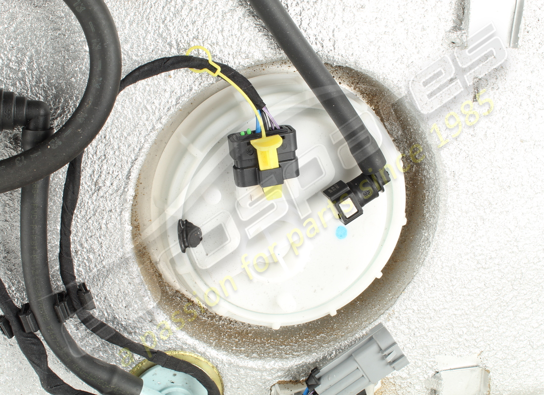 nouveau réservoir de carburant ferrari. numéro de pièce 191486 (4)