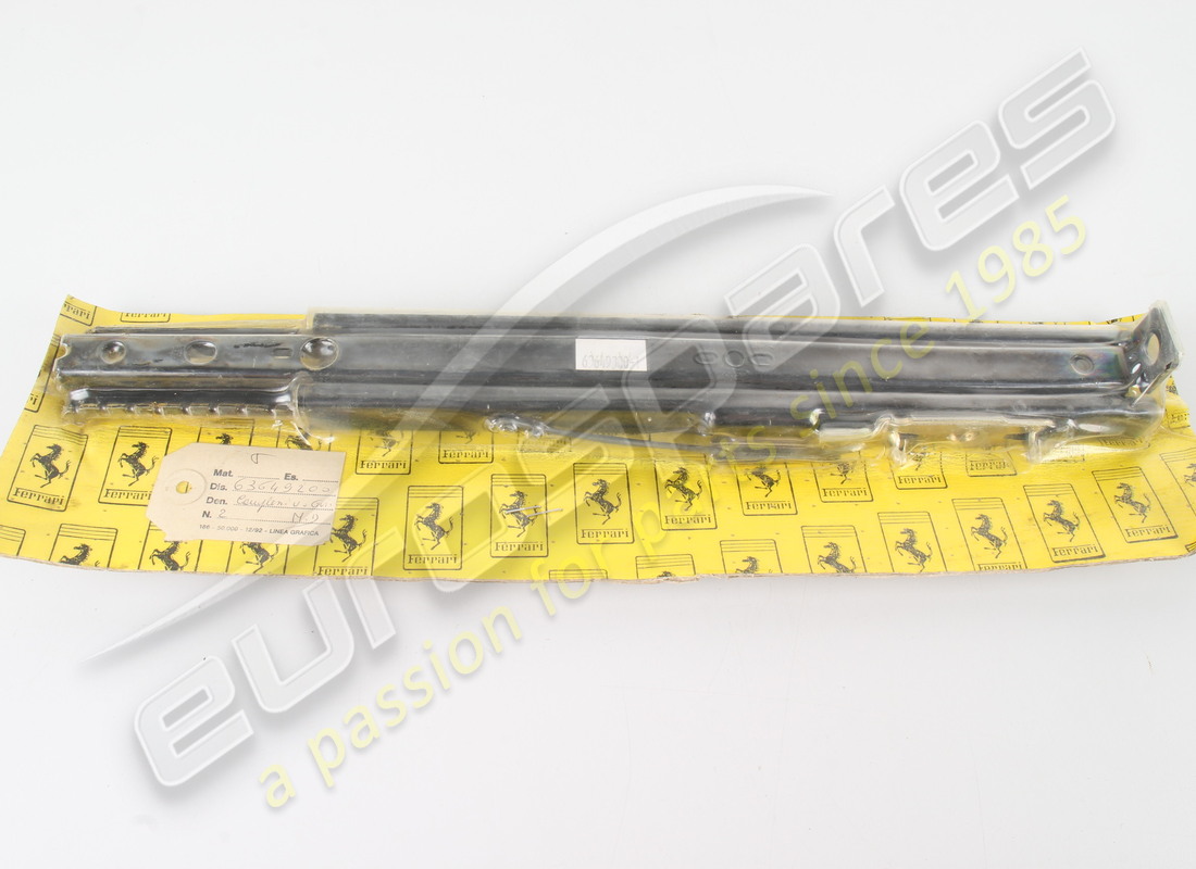 nouveau ferrari ensemble de guide droit. numéro de pièce 63649200 (1)