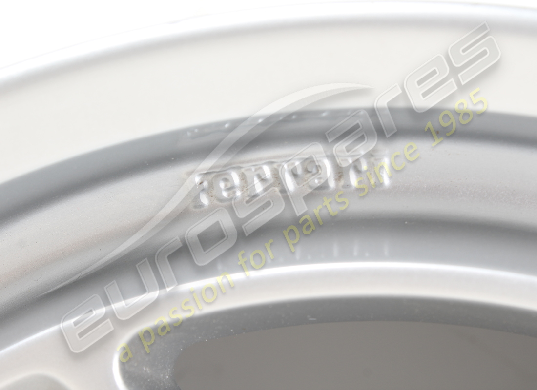 utilisé ferrari jante de pneu avant 210/415. numéro de pièce 123164 (4)