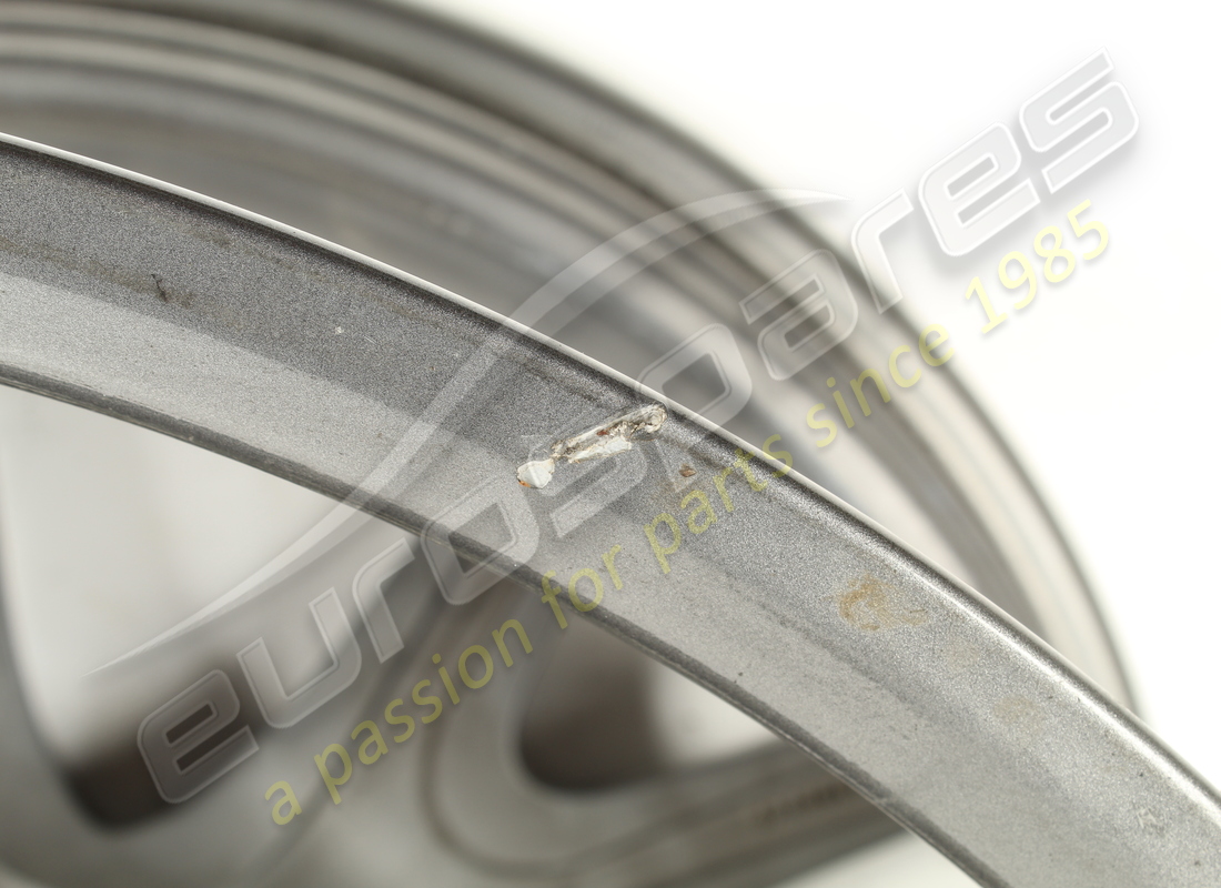 UTILISÉ FERRARI JANTE DE ROUE ARRIÈRE 20. NUMÉRO DE PIÈCE 242157 (6) utilisé ferrari jante de roue arrière 20. numéro de pièce 242157 (6)