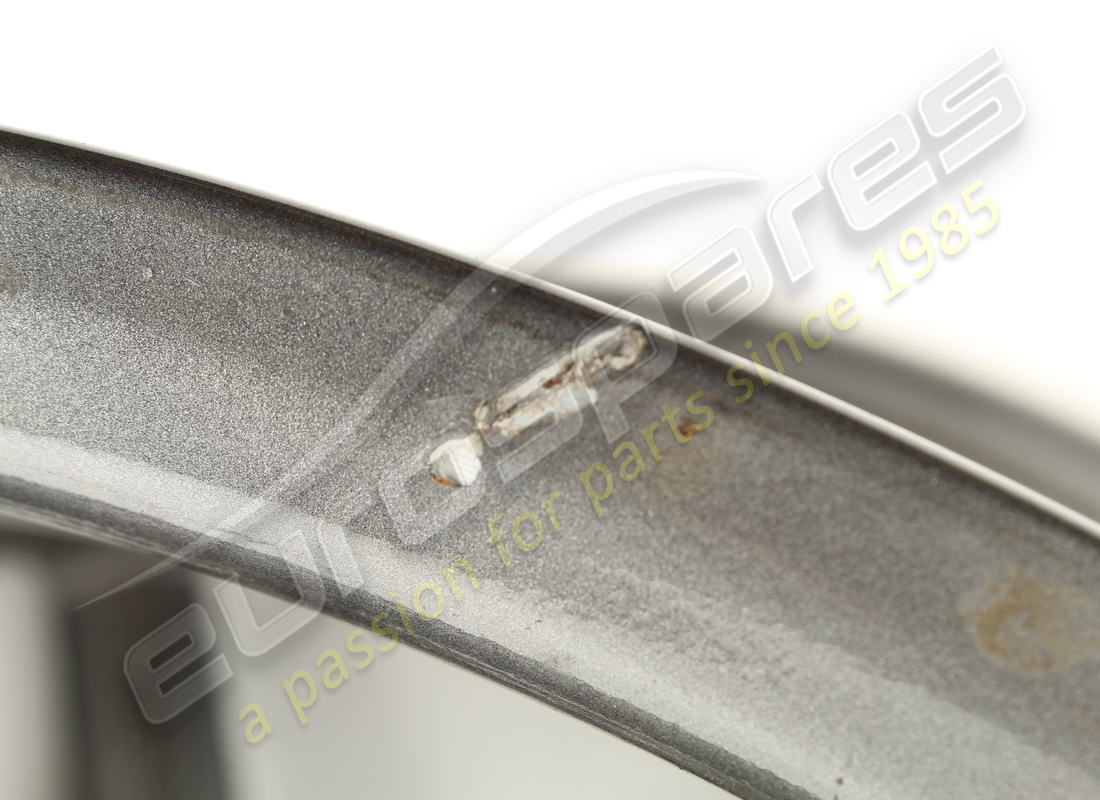 UTILISÉ FERRARI JANTE DE ROUE ARRIÈRE 20. NUMÉRO DE PIÈCE 242157 (7) utilisé ferrari jante de roue arrière 20. numéro de pièce 242157 (7)