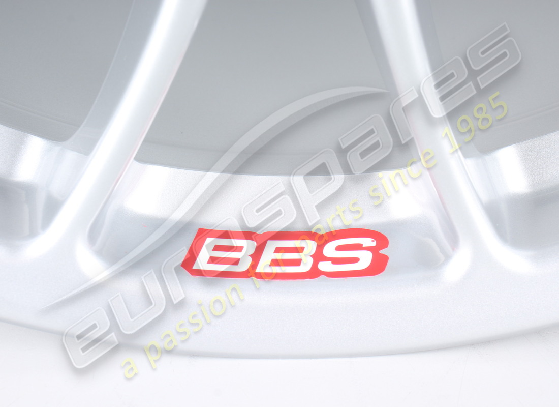 NOUVELLE JANTE ARRIÈRE FERRARI. NUMÉRO DE PIÈCE 220734 (3) nouvelle jante arrière ferrari. numéro de pièce 220734 (3)