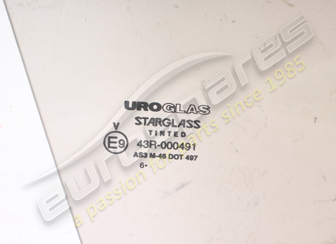 nouveau ferrari rh vitre de porte. numéro de pièce 61533700 (3)