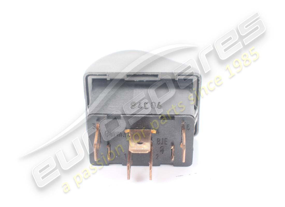 interrupteur d'éclairage intérieur d'occasion ferrari. référence 153123 (4)