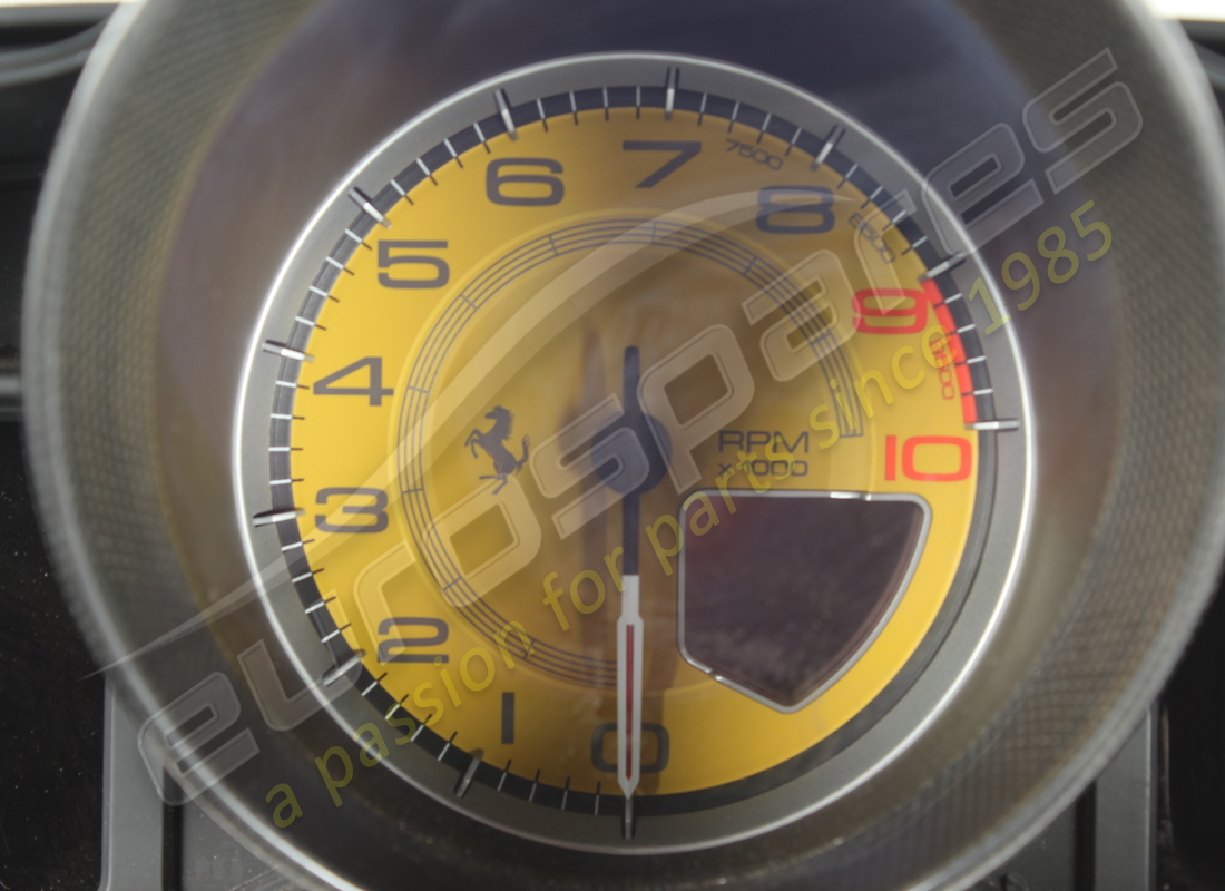 utilisé ferrari instrument complet. numéro de pièce 273657 (2)