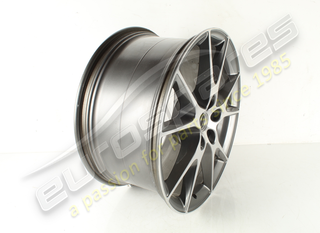 UTILISÉ FERRARI JANTE DE ROUE ARRIÈRE 20. NUMÉRO DE PIÈCE 242157 (4) utilisé ferrari jante de roue arrière 20. numéro de pièce 242157 (4)