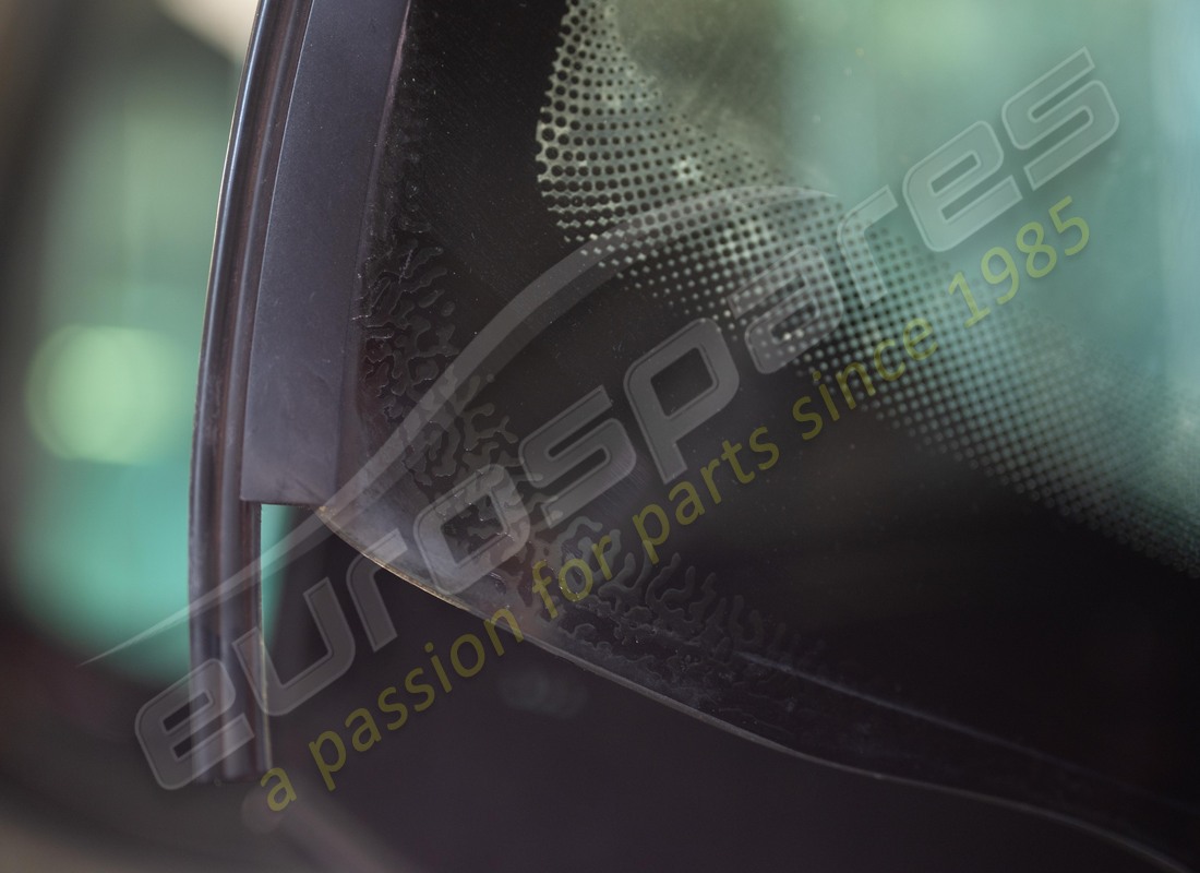 pare-brise ferrari utilisé. numéro de pièce 65815600 (3)