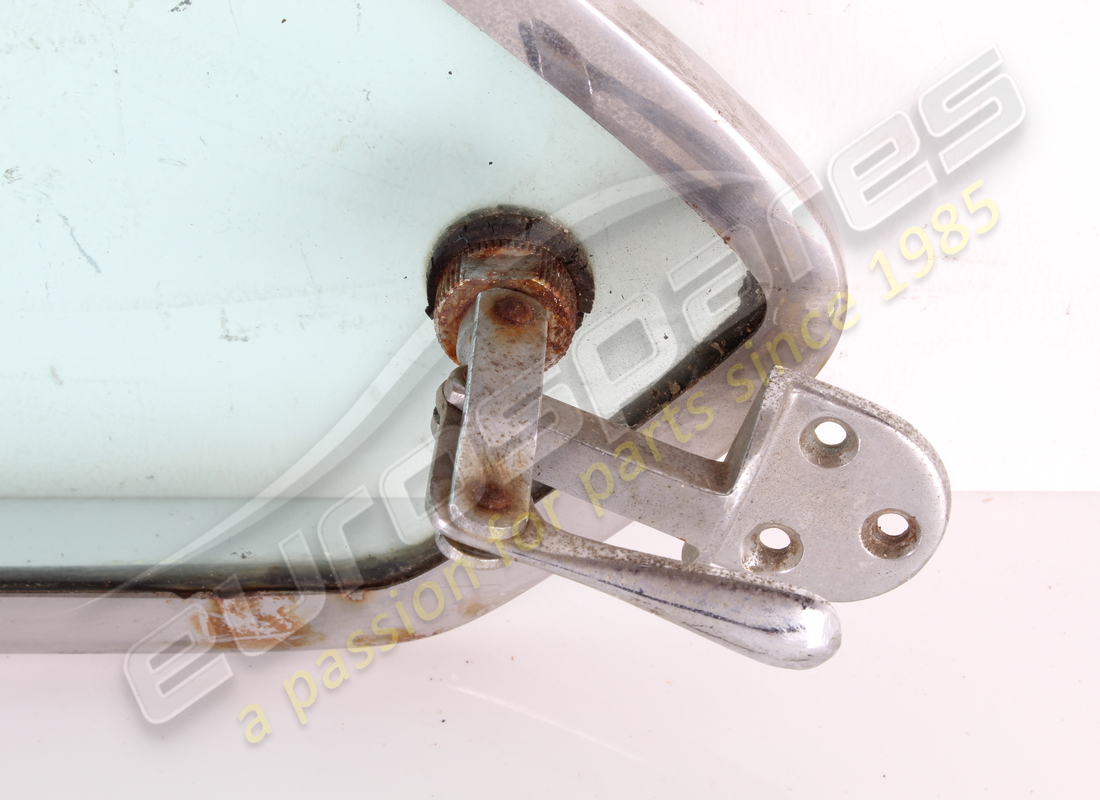 VITRE DE CUSTODE ARRIÈRE DROITE D'OCCASION. NUMÉRO DE PIÈCE : CW32098 (3) vitre de custode arrière droite d'occasion. numéro de pièce : cw32098 (3)