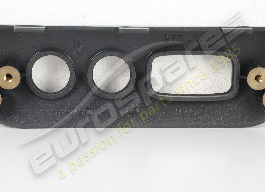nouvelle plaque de quarz fumé maserati. numéro de pièce 69924546 (3)