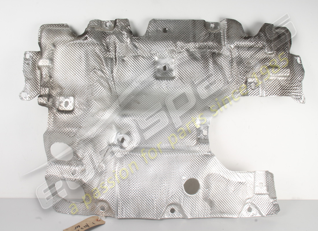 bouclier thermique de roue de secours ferrari d'occasion. numéro de pièce 69761100 (2)