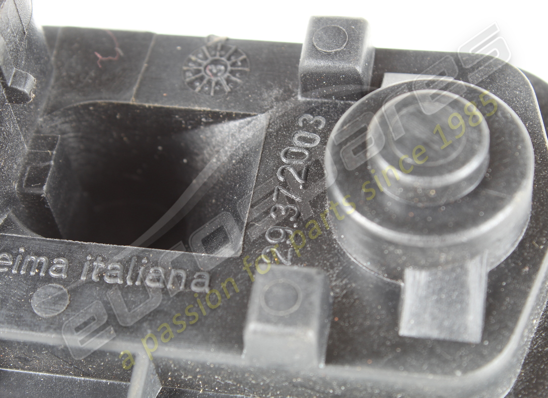 protection de support de lampe ferrari utilisée. numéro de pièce 167841 (2)