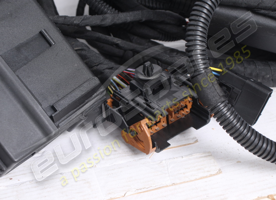 NOUVEAU CÂBLE DE COMPARTIMENT MOTEUR FERRARI. RÉFÉRENCE 260961 (2) nouveau câble de compartiment moteur ferrari. référence 260961 (2)