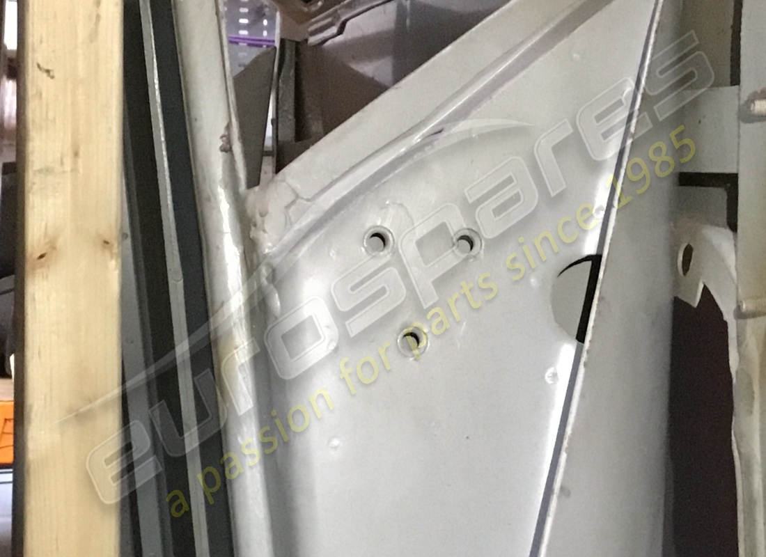nouveau capot arrière ferrari. numéro de pièce 61900200 (4)