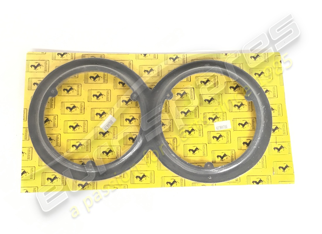 nouveaux ferrari anneaux de support de feu arrière gauche. numéro de pièce 62398700 (2)