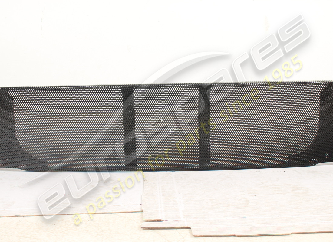 nouvelle grille arrière ferrari challenge stradale. numéro de pièce 67408000 (3)