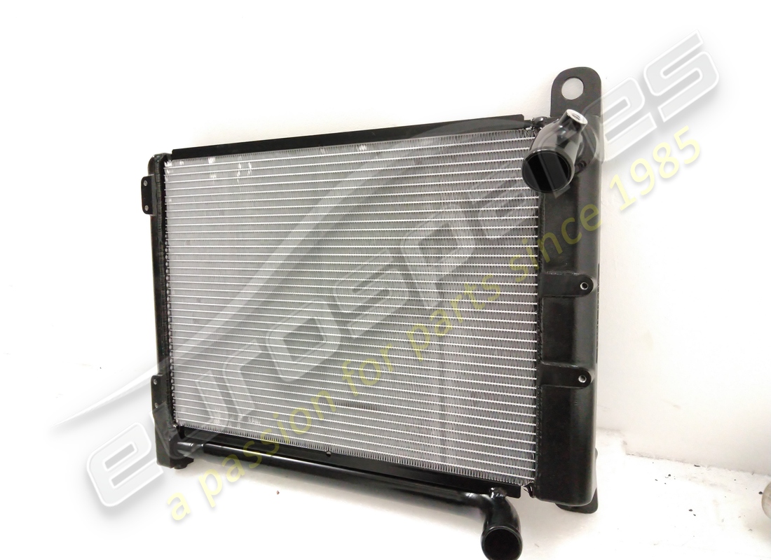 nouveau lamborghini numéro de pièce droit du radiateur à eau 410121252b (3)