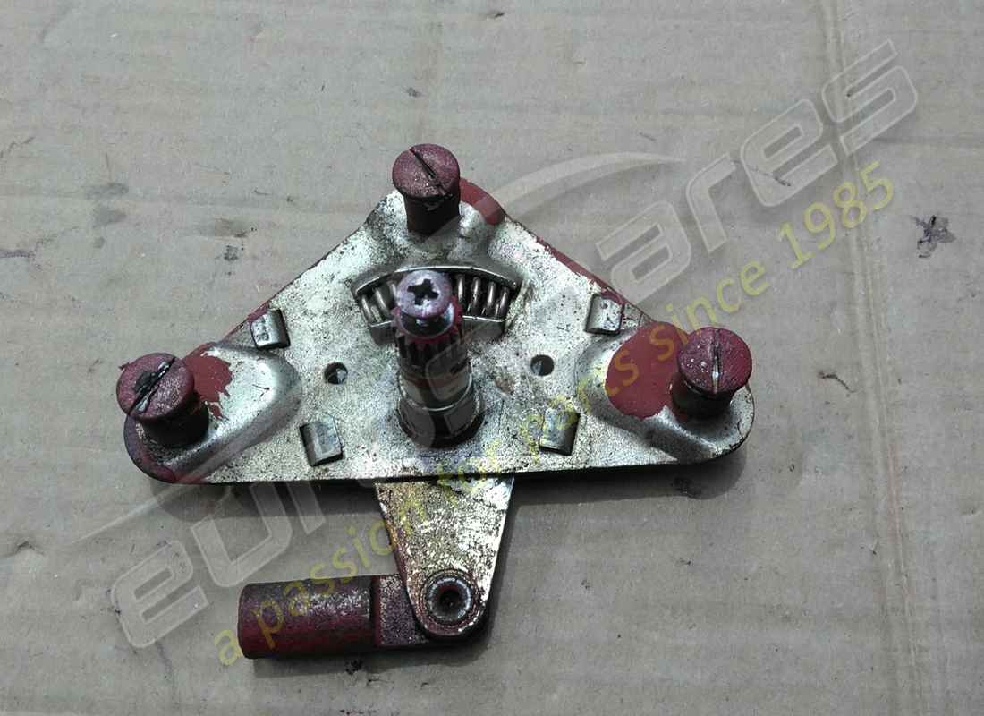 LEVIER DE PORTE GAUCHE Ferrari UTILISÉ. NUMÉRO DE PIÈCE 40277404 (1)