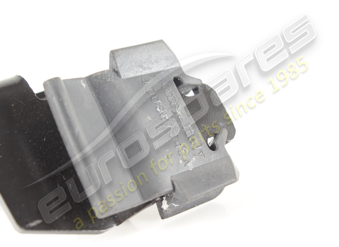 utilisé le support lamborghini. numéro de pièce 470863584 (2)