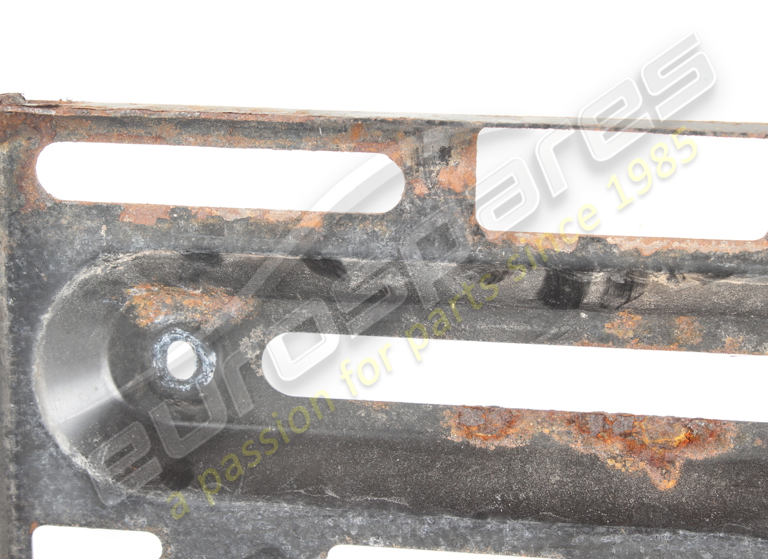 fixation de batterie ferrari utilisée. numéro de pièce 297817 (2)