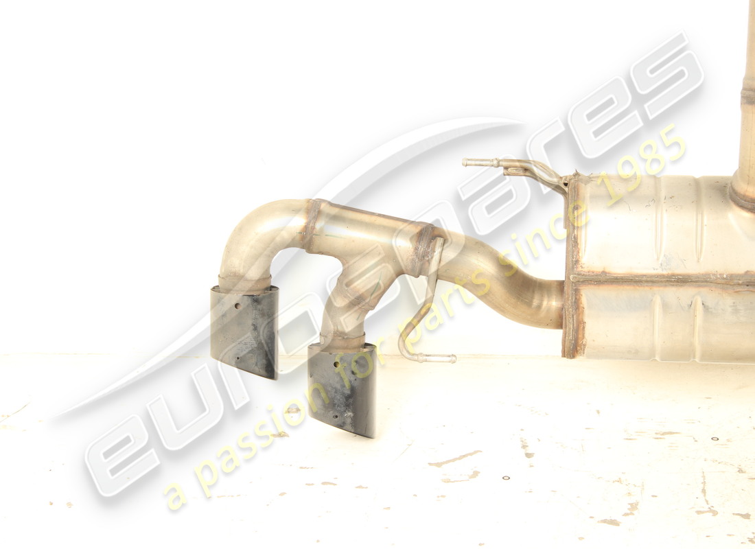 tuyau d'échappement arrière d'occasion maserati. numéro de pièce 670177008 (2)