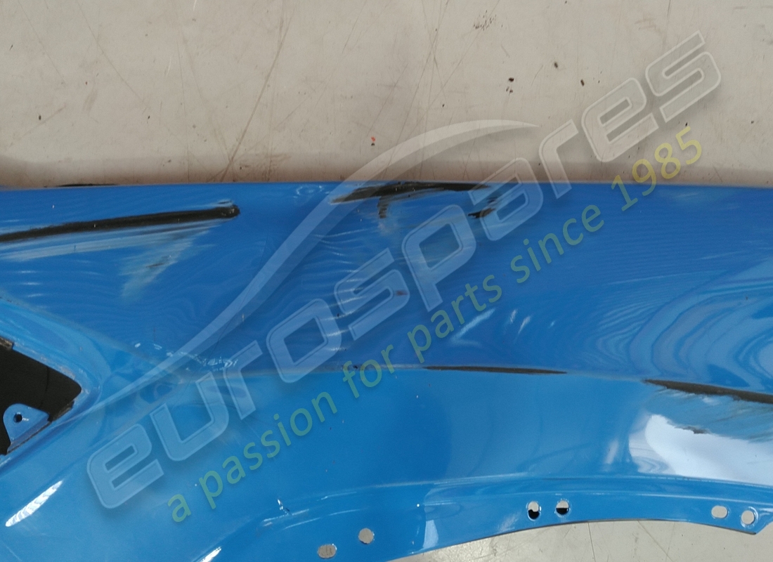 aile avant droite lamborghini endommagée. numéro de pièce 4ml821106a (2)