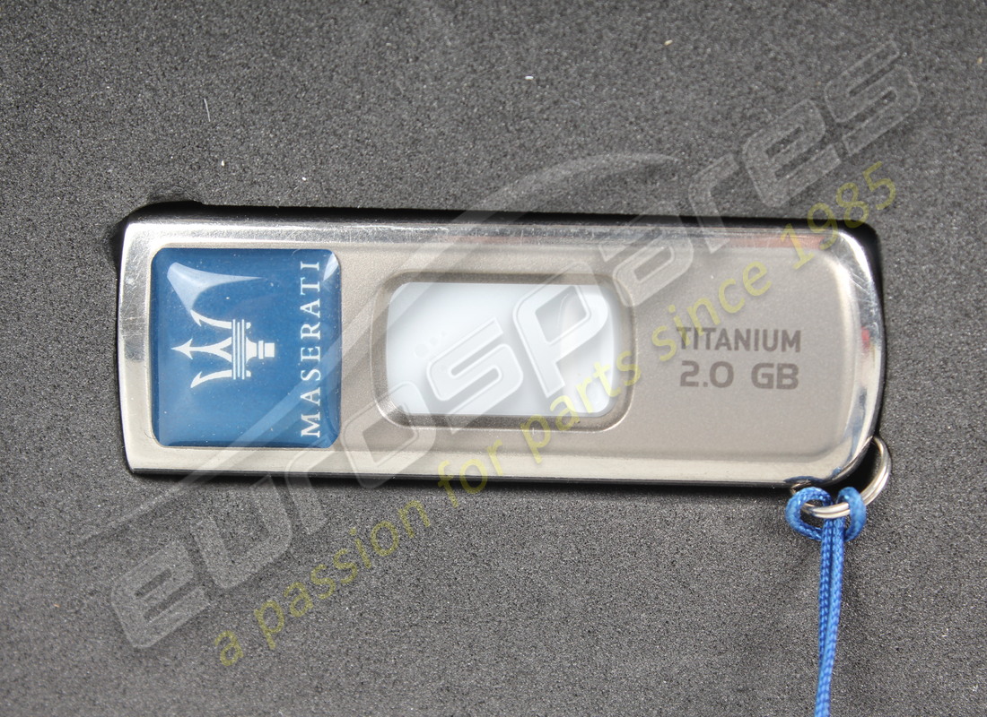 nouvelle maserati clé usb gran turismo 4.2. numéro de pièce 920001811 (2)