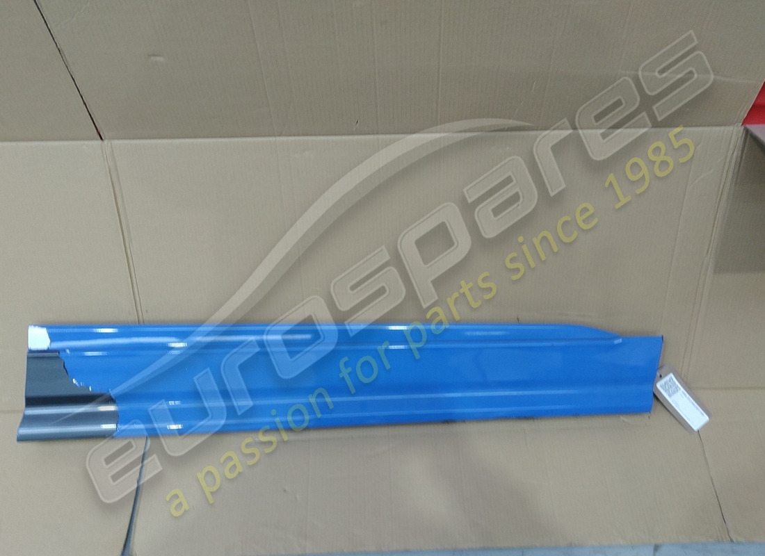 COUVERTURE DE Lamborghini UTILISÉE. NUMÉRO DE PIÈCE 4ML853960BY9B (1)