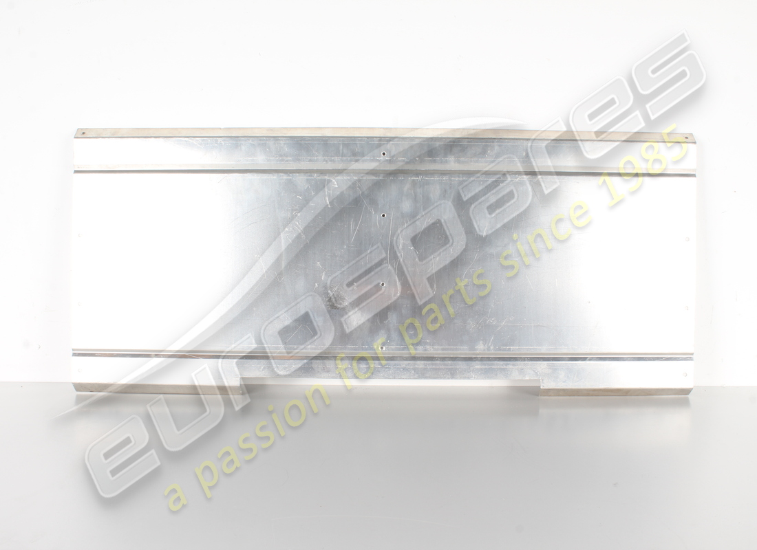 nouveau bouclier ferrari. numéro de pièce 60374501 (1)