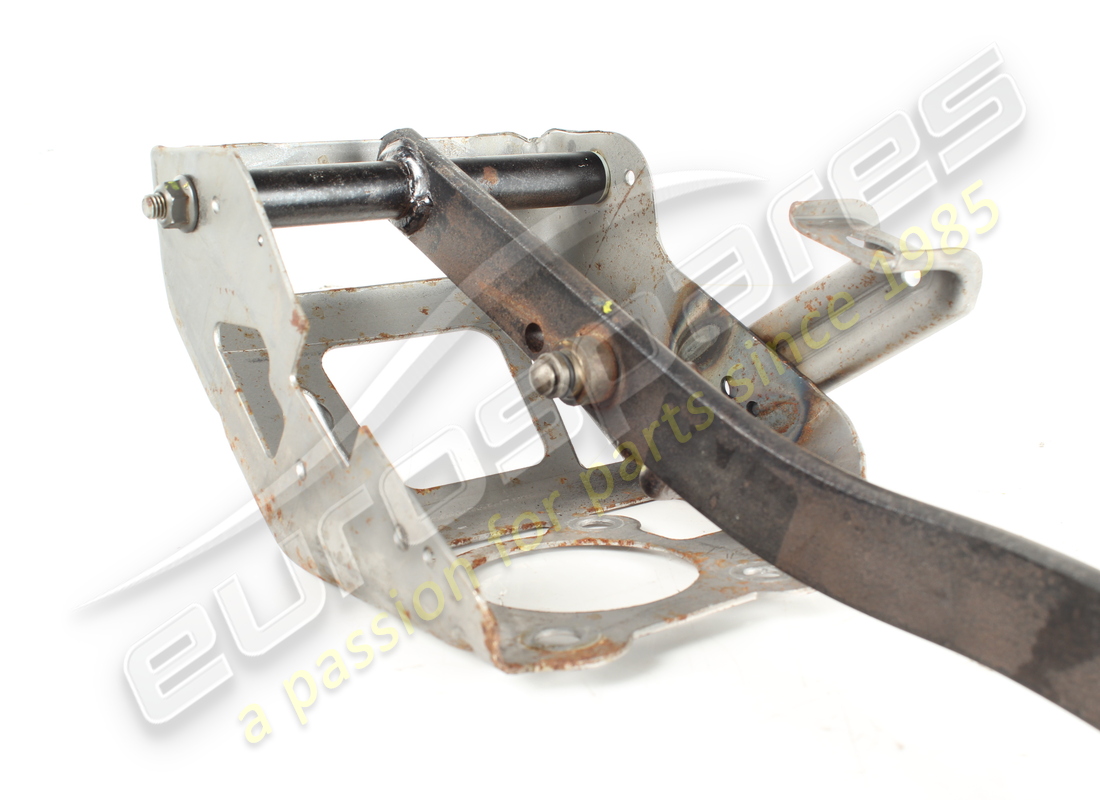 pédale de conduite à droite d'occasion maserati. numéro de pièce 670008097 (3)