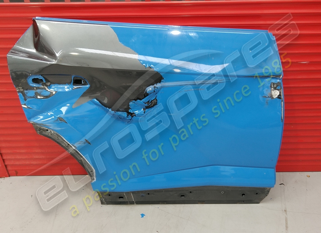 PORTE ARRIÈRE DROITE Lamborghini ENDOMMAGÉE. NUMÉRO DE PIÈCE 4ML833052A (1)