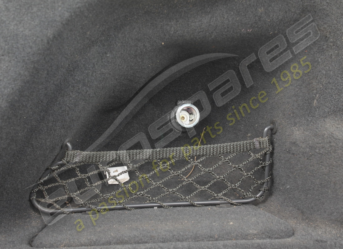 garniture de coffre lamborghini endommagée, côté. numéro de pièce 4ml863879 (3)