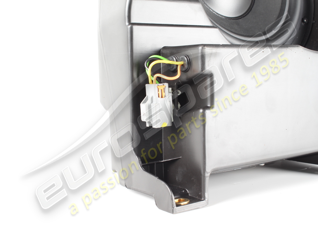 subwoofer d'occasion ferrari. numéro de pièce 780636 (2)